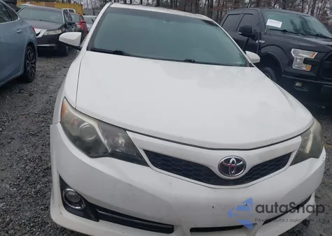 2013 Toyota Camry Se z USA, uszkodzony, nr VIN 4T1BF1FK4DU720420